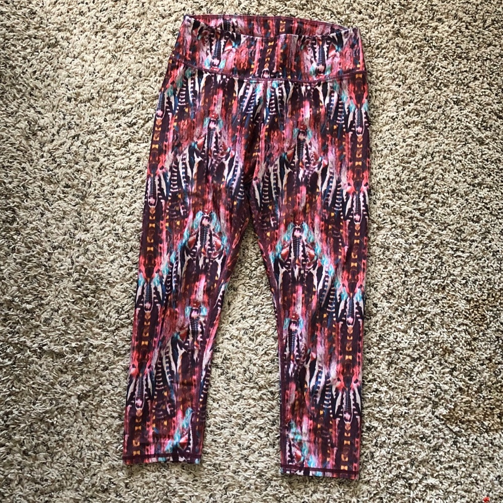 Patterned workout leggings